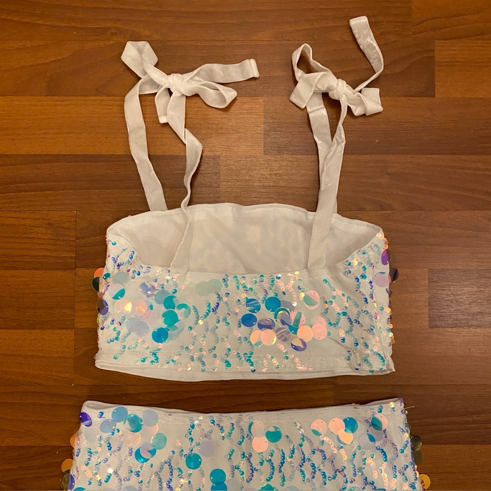 White Holographic Disc Sequin Bow Tie Top & Mini Skirt Set - Picture 4 of 5